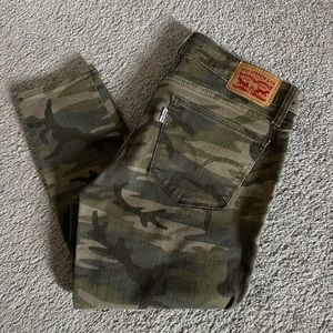 Levi’s 711 Skinny Jeans